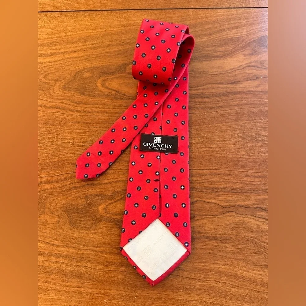 Givenchy Monsieur 100% Silk Red Micro-Floral Necktie – 59”